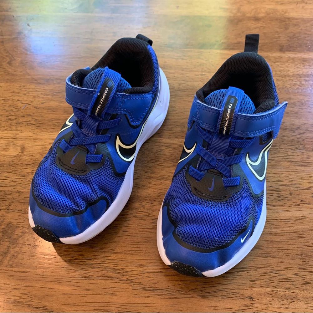 Kids Nike Cosmic Runner Shoes – Size 11.5C – Blue/Black/White